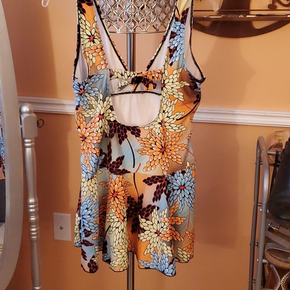 Tankini swimsuit top - Picture 2 of 3